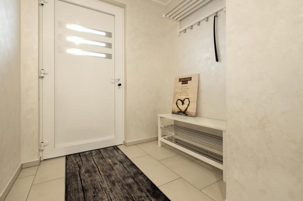 Modern Wohnen I Smart Tv I Terrasse I 2X Parkplatz I 2 Schlafzimmer I 6 Schlafplaetze Bad Oeynhausen Exterior photo
